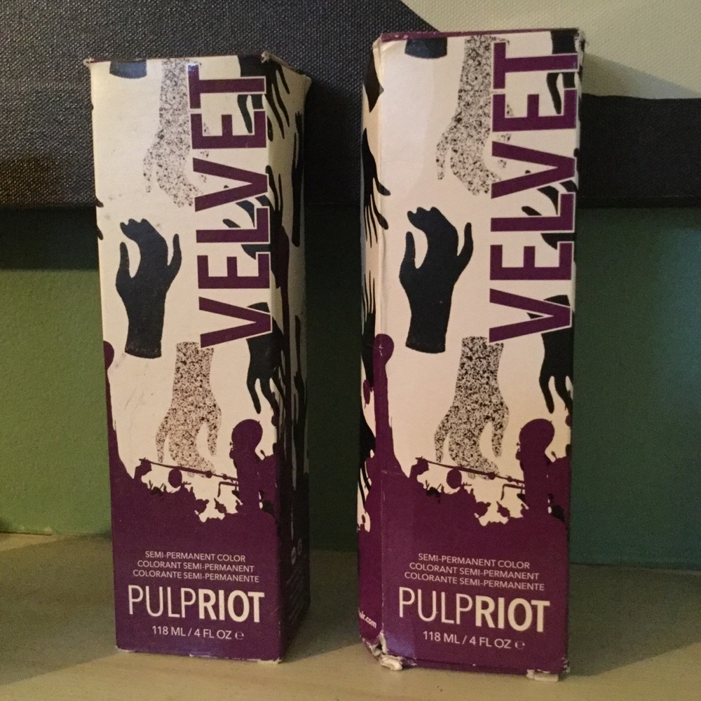 Pulpriot hair dye in Velvet